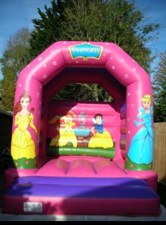 bouncy-castle-hire-leatherhead